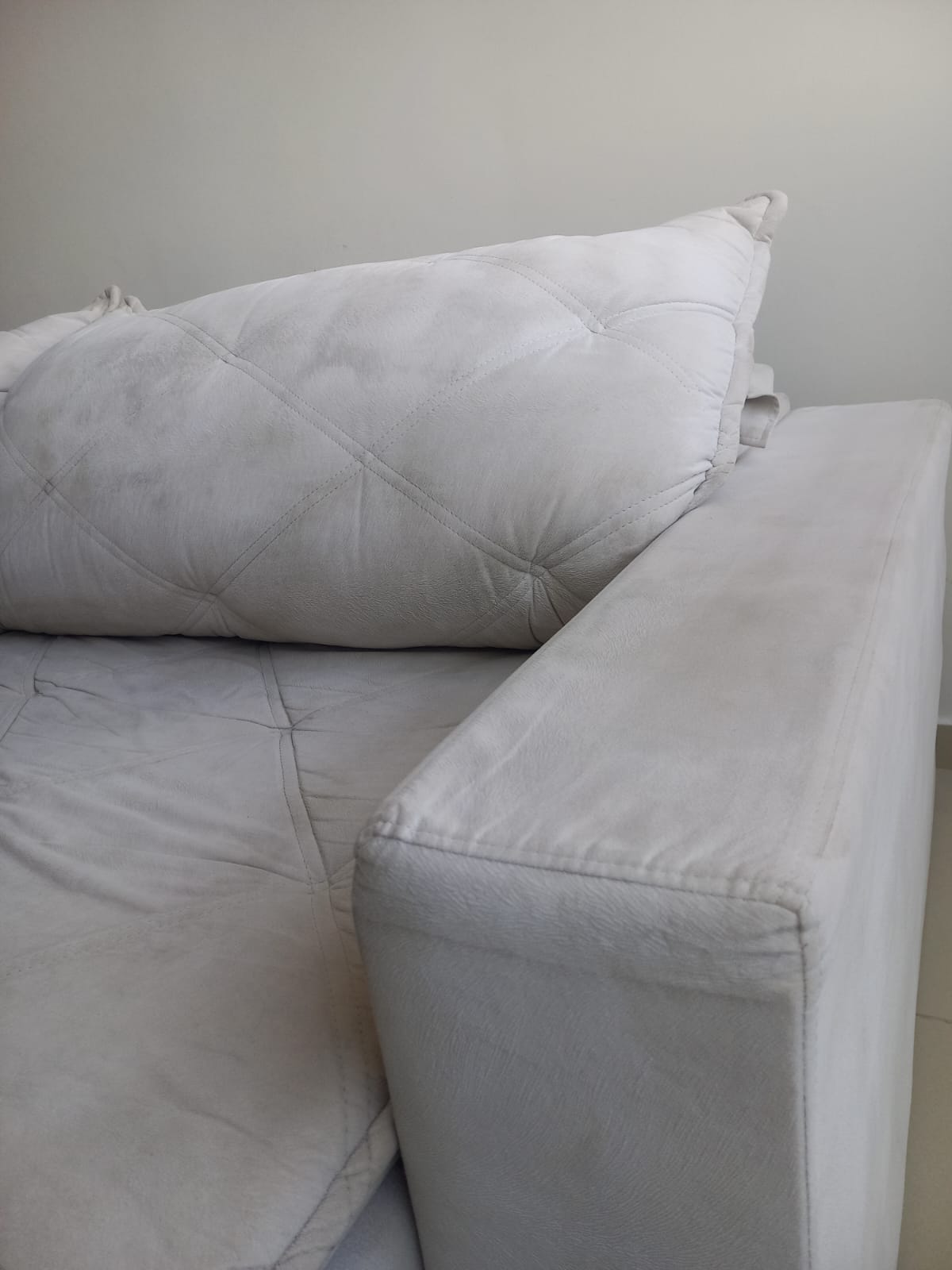 Depois da higienização: Sofá Retrátil pela Prosper Clean
